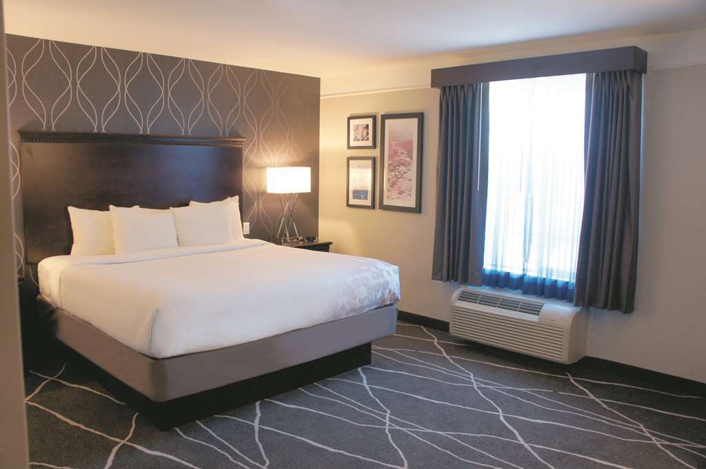 Fairfield By Marriott Inn & Suites Fresno Riverpark Room photo